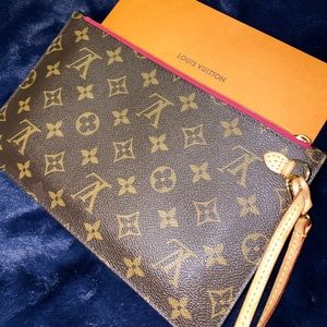🌸Louis Vuitton Neverfull MM Pochette🌸